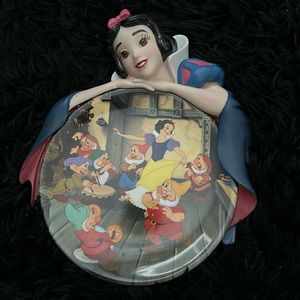 A snow white plate/wall decor part of ‘the fairest of them all’ collection